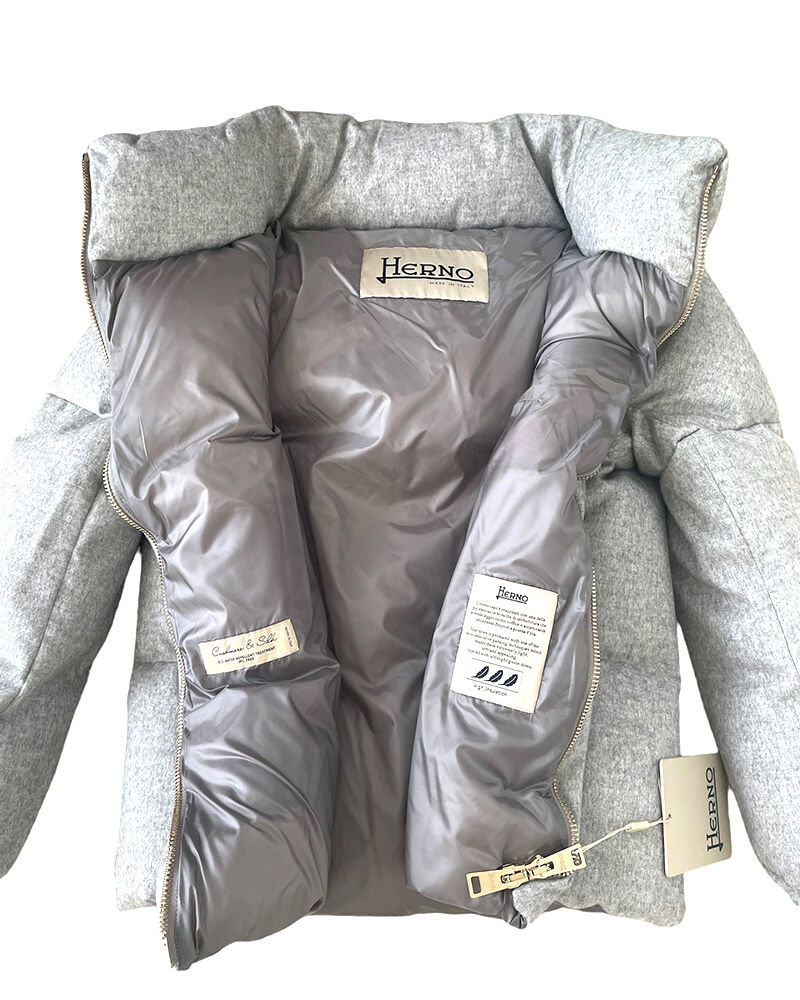 HERNO 】最高級素材のシルクカシミヤボリュームダウン(ライトグレー HERNO 】最高級素材のシルクカシミヤボリュームダウン(ライトグレー