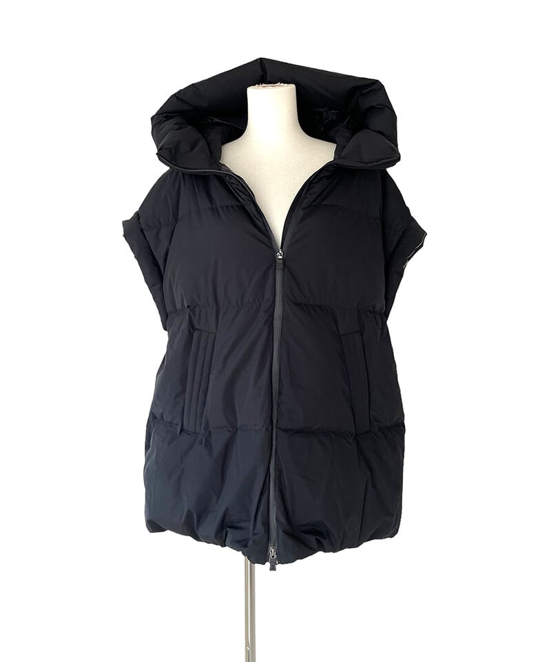 HERNO 】 COUTURE LAMINAR フレンチスリーブジレ（ブラック）46サイズ