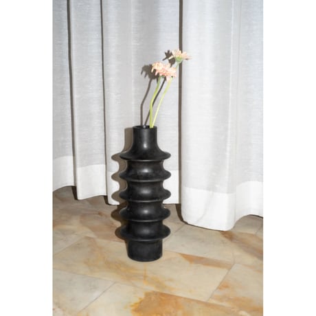 Affinità Elettive Eduard white vase