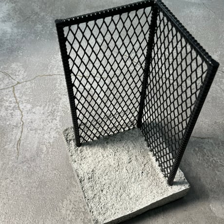 アイアンとメッシュのナチュラル飾り台 メッシュラック プランター