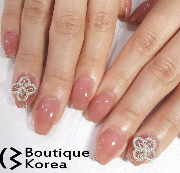 四つ葉のクローバーパーツ 全2色 | Boutique Korea -Japan公式Shop-