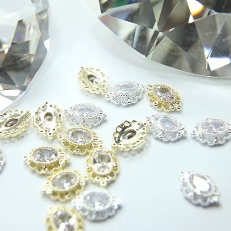 ブローチ Queenブローチクリスタル 全2色 | Boutique Korea -Japan公式Shop-