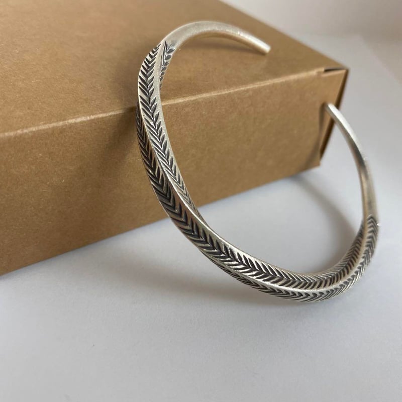 KARENSILVER カレンシルバー カレン族 バングル ブレスレット