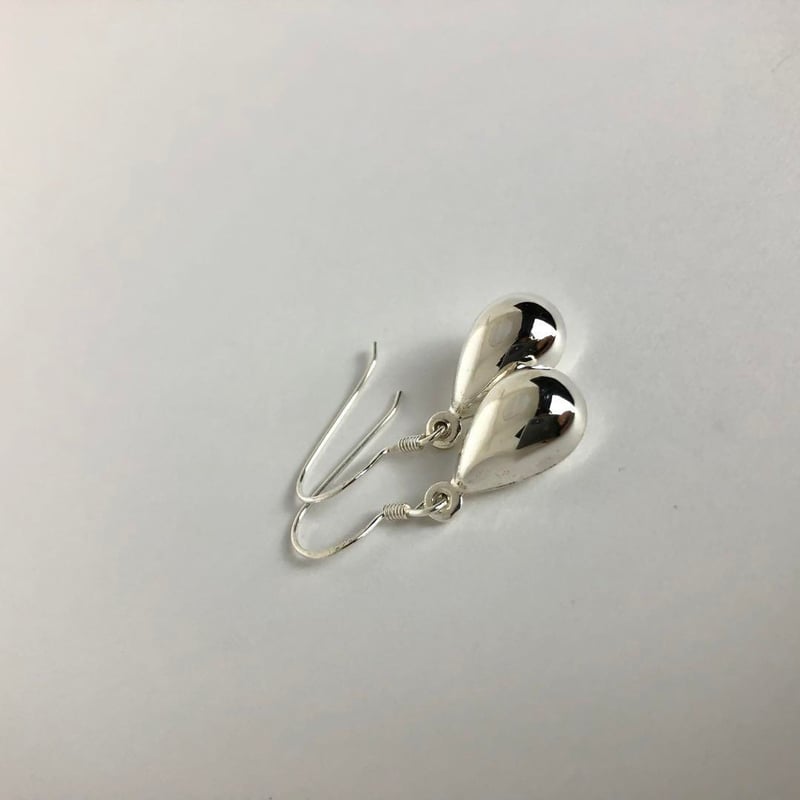 シルバー 925 ティアドロップ しずく ピアス 刻印 両耳 布袋付 | PEACE