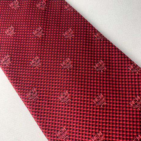 MCM イタリア製　ロゴ　刺繍　総柄　シルク　ネクタイ　赤