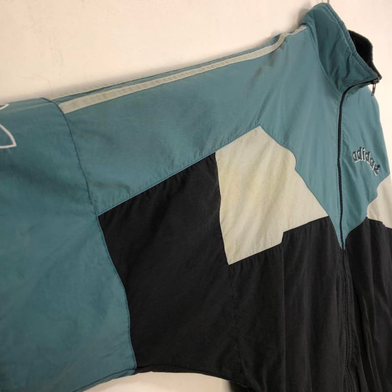 アディダス ジャージ ナイロンジャケット ゆるだぼ 刺繍 ロゴ 青