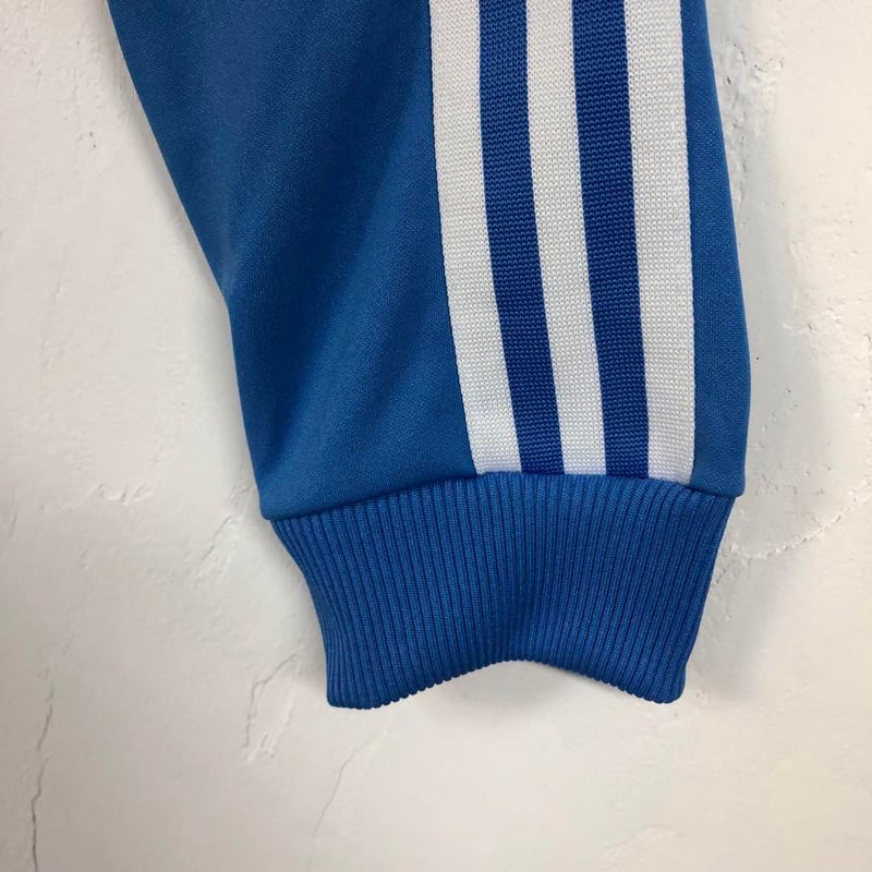 アディダス 刺繍 ロゴ 袖ライン トラックジャケット ジャージ 水色