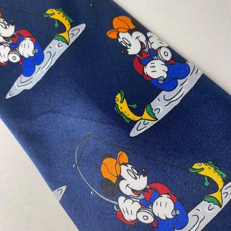 Disney ミッキー　ディズニー　釣り　総柄　ネクタイ　ネイビー