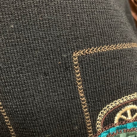 古着　ヴィンテージ　ニット　刺繍　ロゴ　アニマル　ウール　セーター　黒