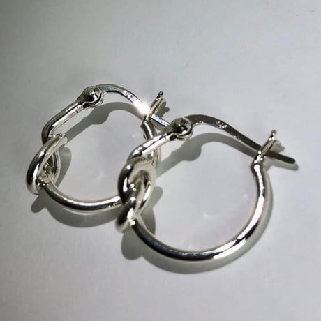 SILVER 925　シルバー　結び目　フープピアス　925 刻印　布袋付き