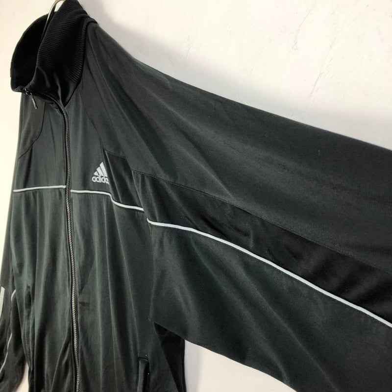 アディダス 刺繍 ロゴ 袖ライン トラックジャケット ジャージ 黒