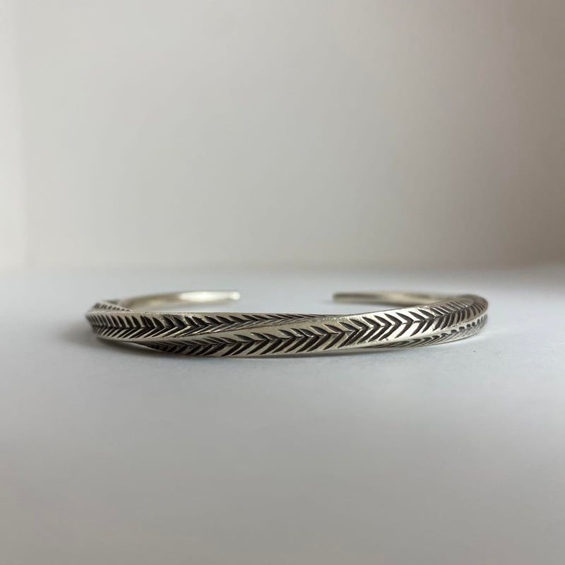 KARENSILVER カレンシルバー カレン族 バングル ブレスレット