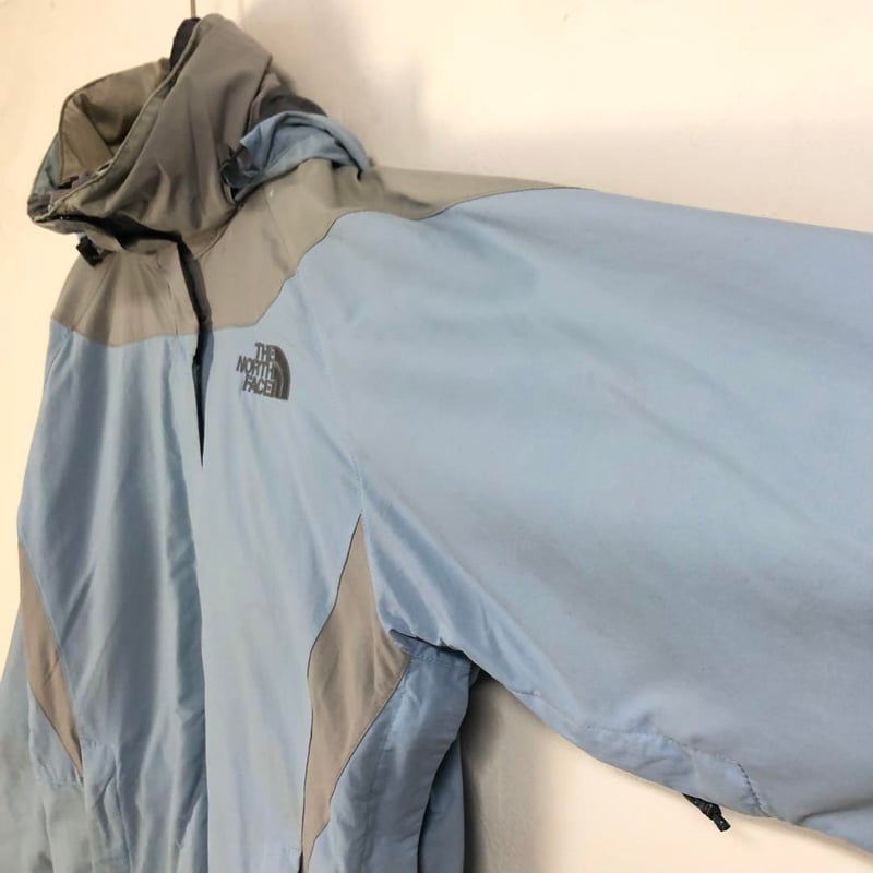 THE NORTH FACE マウンテンパーカー 刺繍ロゴ XL 新品 0717 ノースフェイス マウンテンパーカー 刺繍 ロゴ 水色 | PEACE TOWN