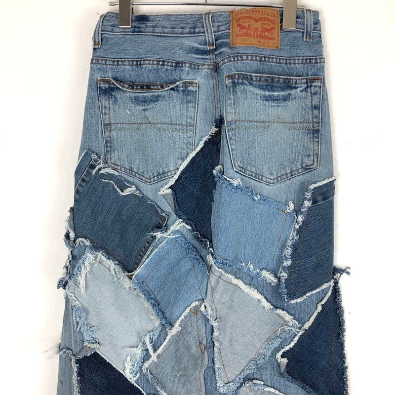 3055 リメイク　デニムスカート　リーバイス　革タグ　再構築　パッチワーク　黒 リメイク デニムスカート リーバイス 革タグ 再構築 パッチ