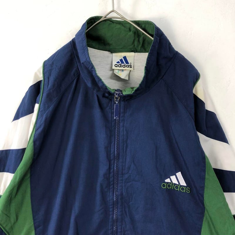 【専用】90s adidas ナイロントラックジャケット 刺繍 ショートブルゾン 90s adidas デサント製 刺繍ロゴ 太畝 ショート丈 トラックジャケット