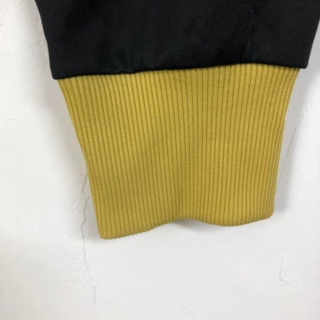 アンブロ　トラックジャケット　ジャージ　刺繍　ロゴ　切替　黒　黄
