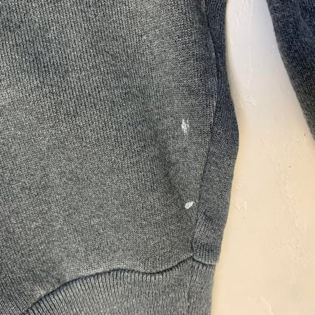 GUESS ゲス　刺繍　ビッグロゴ　スウェット　トレーナー　グレー