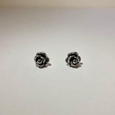 SILVER 925 シルバー　ローズ　バラ　花　小ぶり　ピアス　布袋