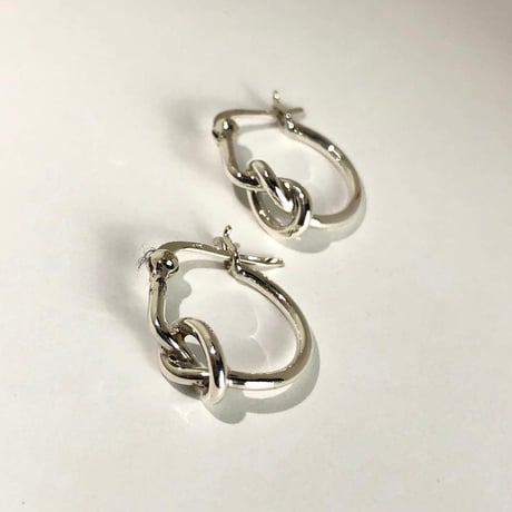 SILVER 925　シルバー　結び目　フープピアス　925 刻印　布袋付き