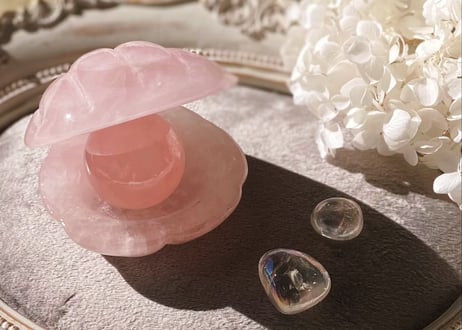 ローズクォーツのシェルトレイ&スフィアセット
