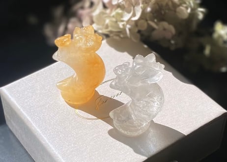 天然水晶（クリアクォーツ）／月の上のきつね