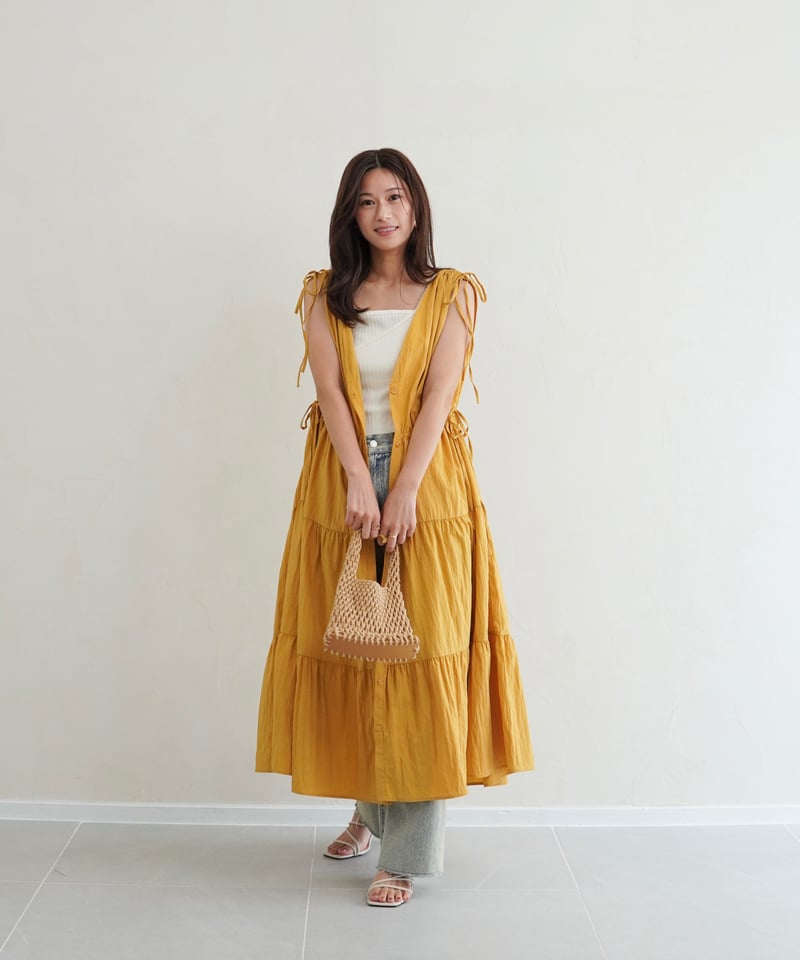 ◆MICHAA(ミーシャ)ウエスト金属ビジョ装飾テーラードワンピース Tiered one-piece | マスタード | MI AND MOU