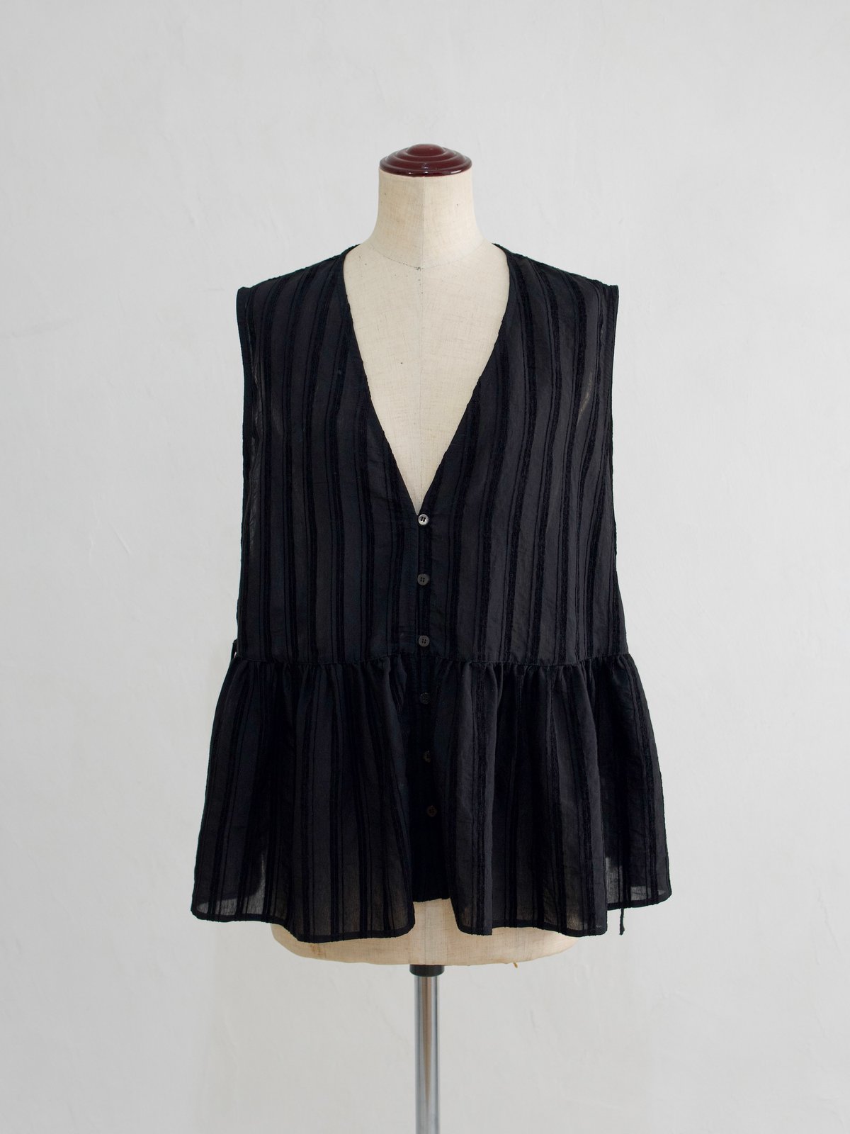 MI AND MOU ベスト ribbon vest｜ブラックストライプ | MI AND MOU