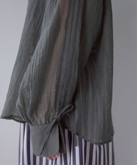 sheer ribbon blouse｜スモーク