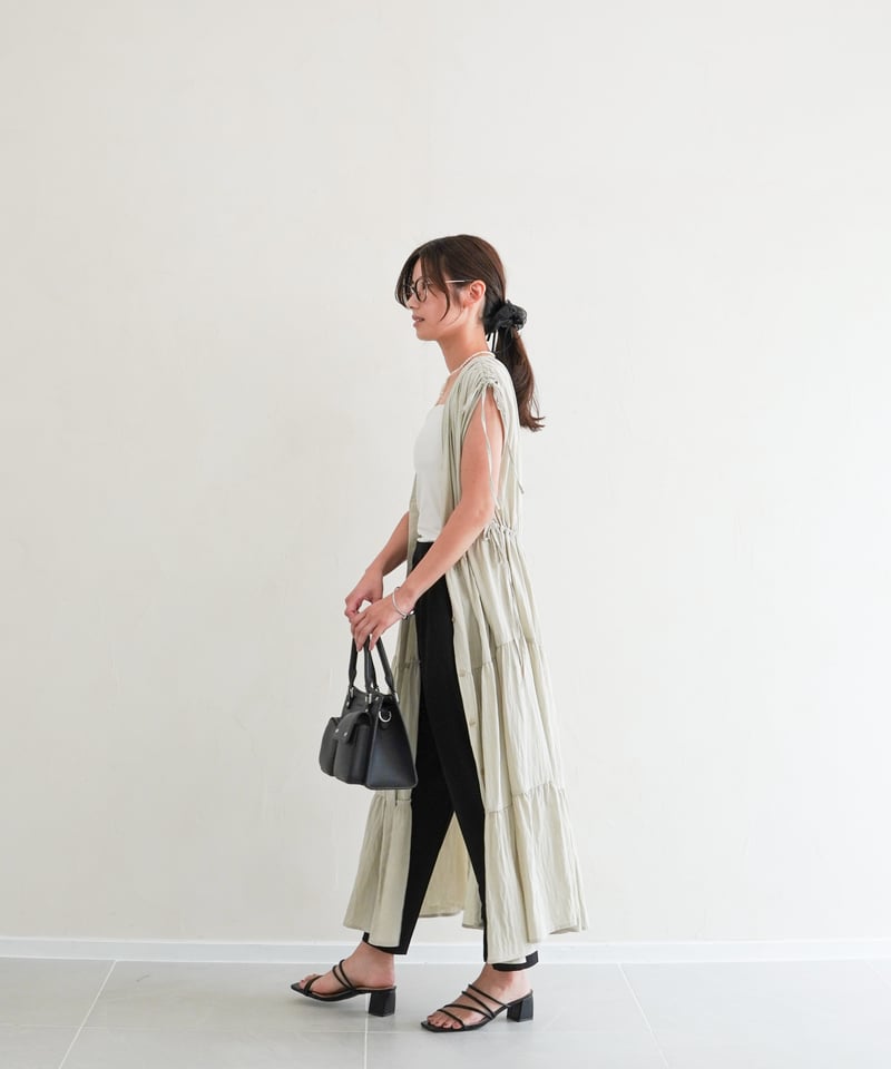 Tiered one-piece | オフベージュ | MI AND MOU