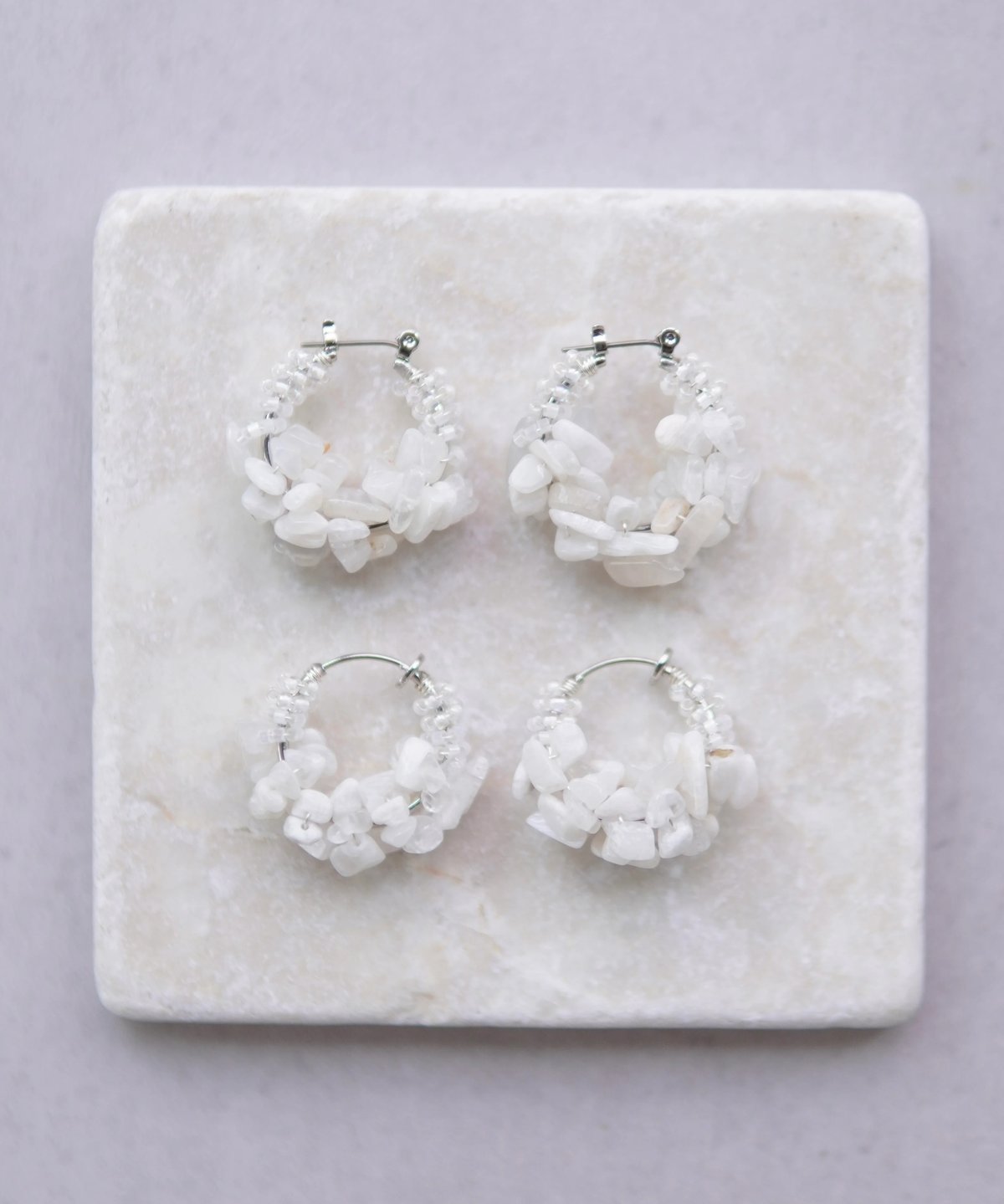 Myosotis☺︎ 1点作品☺︎ バイカラームーンストーンフープイヤリング Myosotis様専用☺︎ 1点作品☺︎ バイカラームーンストーンフープ
