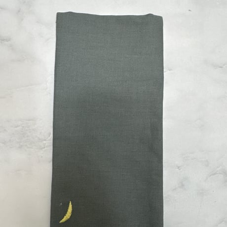 よもぎ玄米アイピロー　コットンリネンカバー付き　カーキグレー【月と星の刺繍入り】