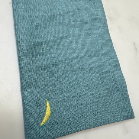 よもぎ玄米アイピロー　リネン100%カバー付き　スカイブルー【月と星の刺繍入り】