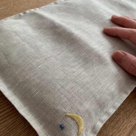 よもぎ玄米カイロ　リネン100％カバー付き　キナリ【月と星の刺繍】