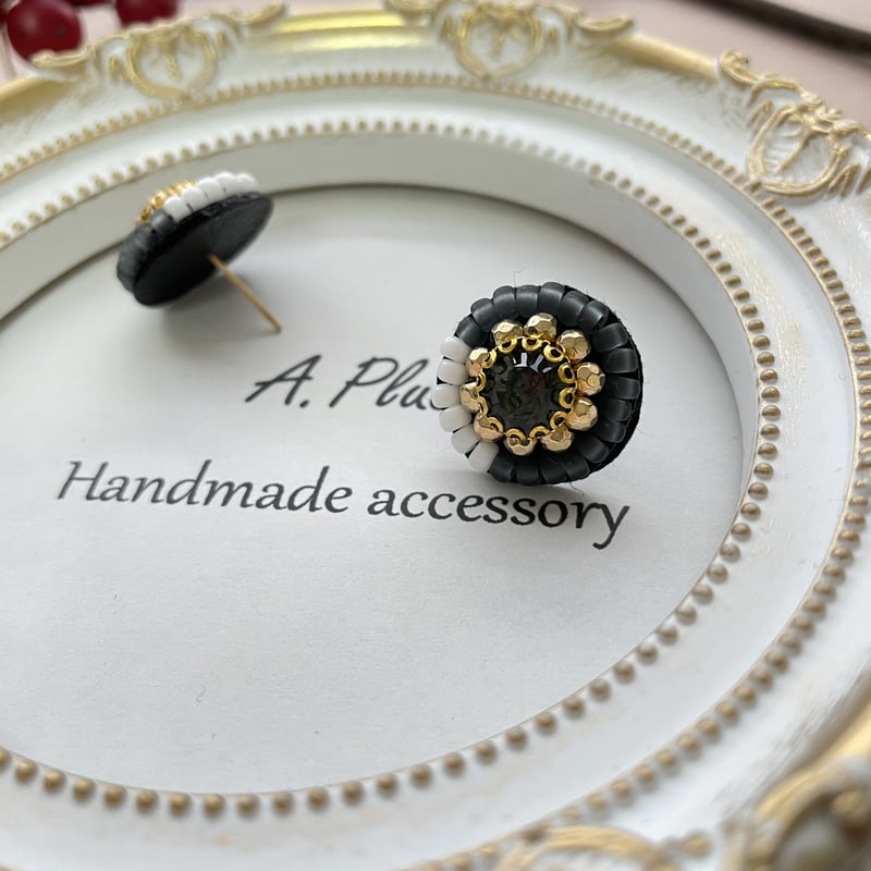 ビーズ刺繍ピアス | A.plus ビーズ刺繍ピアス | A.plus