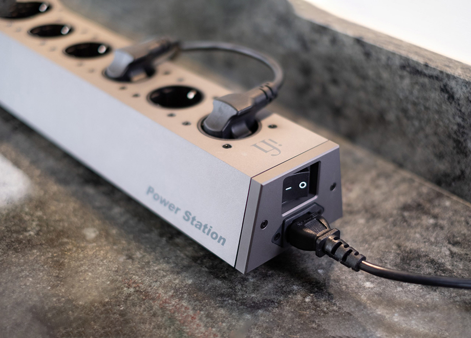 iFi audio Power Station オーディオ用ノイズキャンセリング電源 iFi audio Power Station オーディオ用ノイズキャンセリング電源