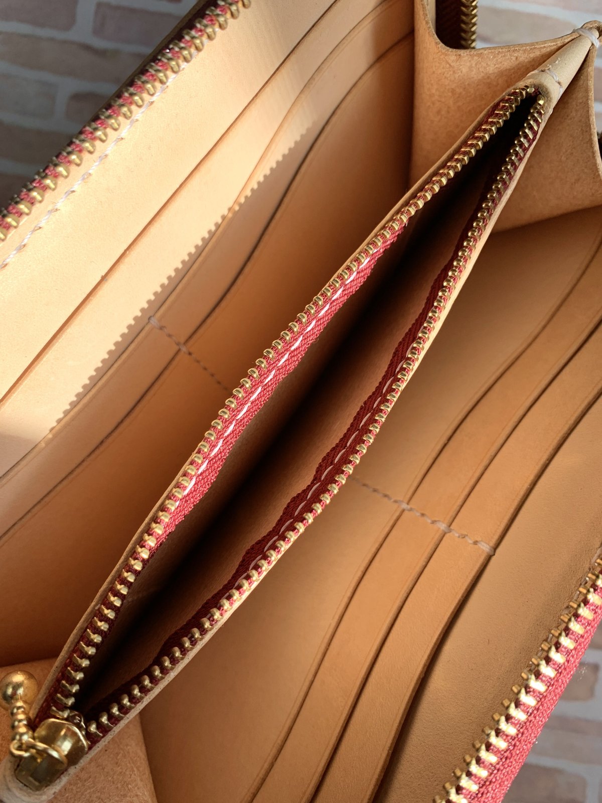 本革 世界に一つの長財布 レザーカービング 全て手縫い | Leather CAT
