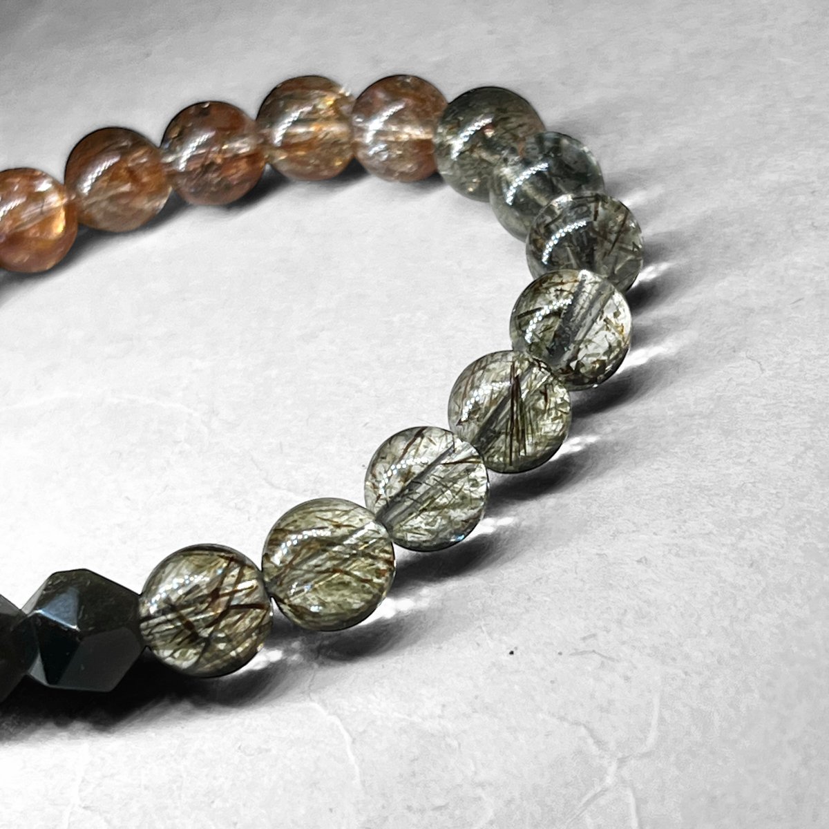mix bracelet：foliated mica in quartz / ミックスブレスレ