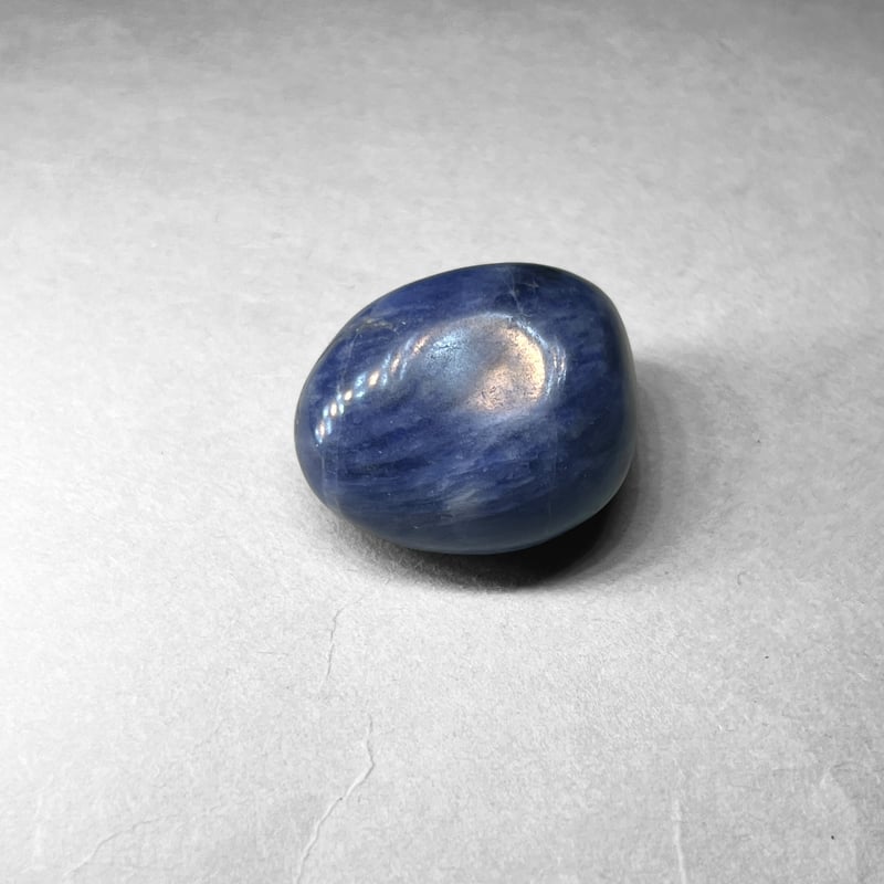zeolite in sodalite( sunset sodalite ) tumble：p