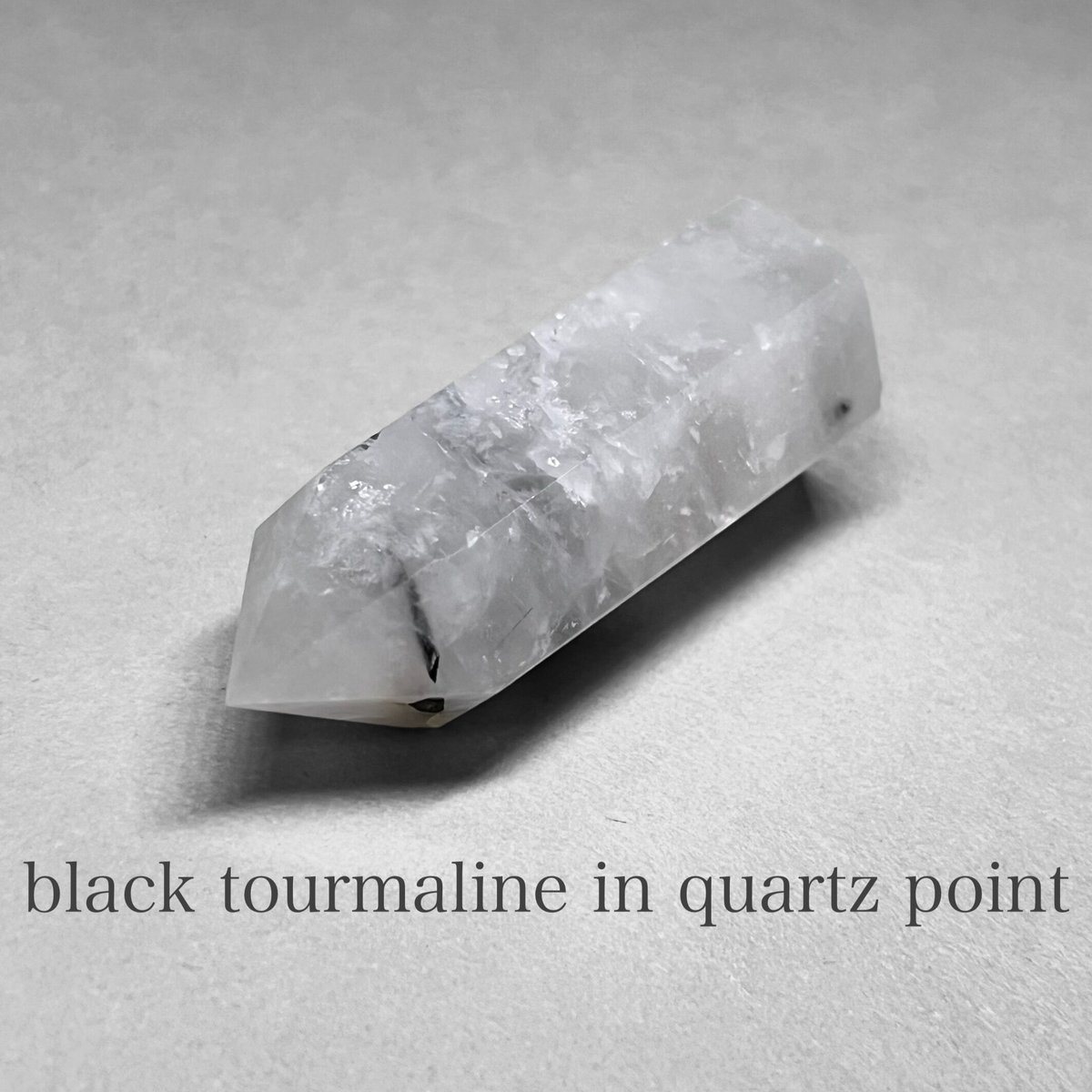 black tourmaline in quartz point / ブラックトルマリンインク