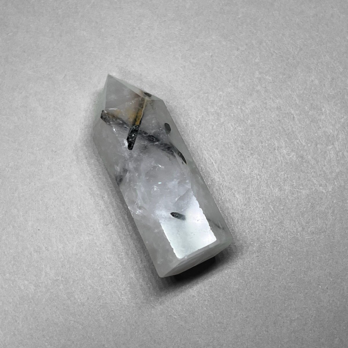 black tourmaline in quartz point / ブラックトルマリンインク