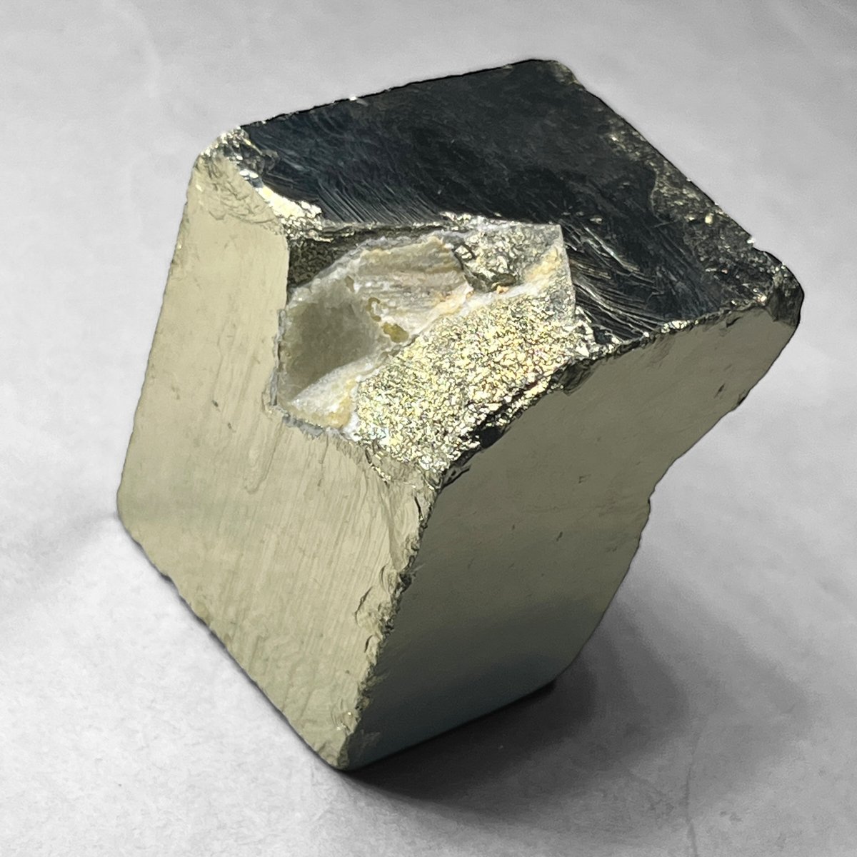 pyrite cube / パイライトキューブ B | N.st