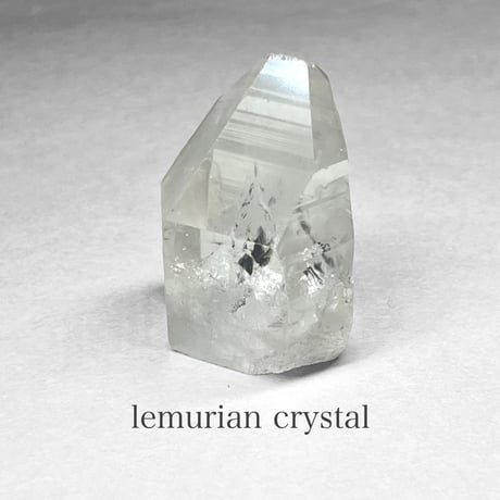 lemurian crystal  / レムリアン水晶 I ( レインボーあり )