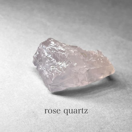 rose quartz / ローズクォーツ原石 I ( レインボーあり )