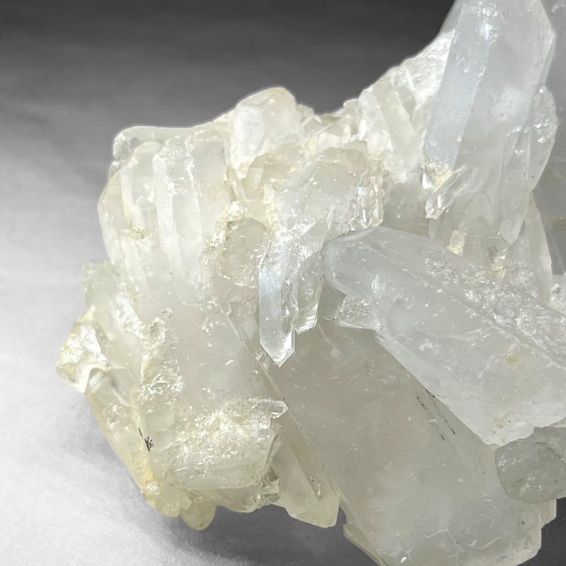 crystal cluster：cathedral・bending quartz・quartz