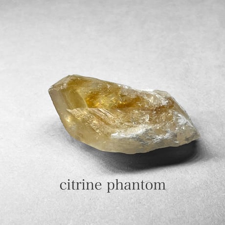 citrine phantom  / シトリンファントム E ( レインボーあり )