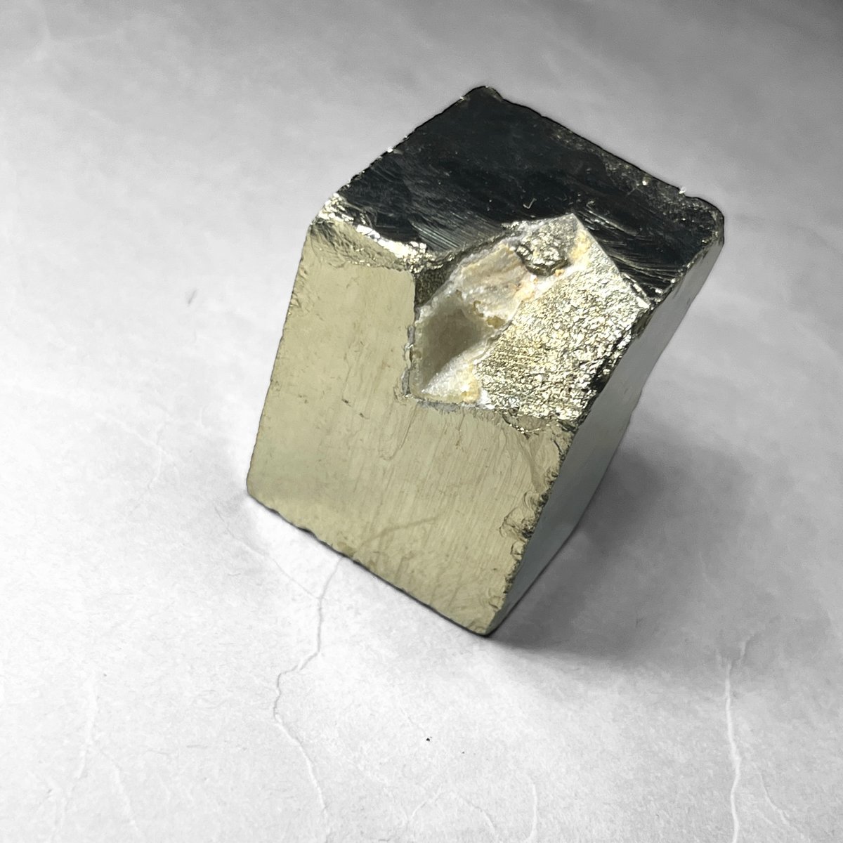 pyrite cube / パイライトキューブ B | N.st