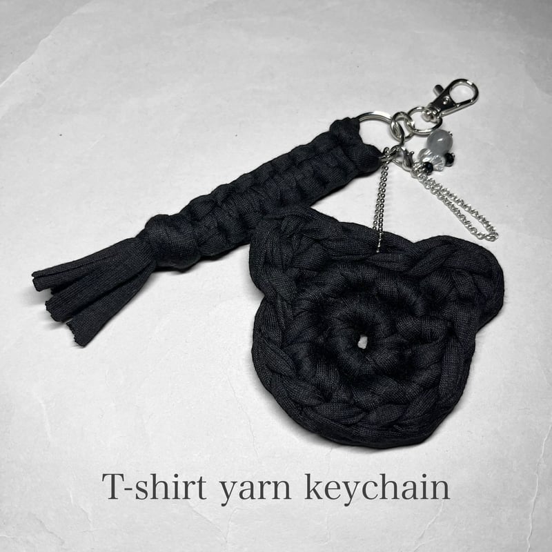 T-shirt yarn keychain 13 / Tシャツヤーンキーホルダー 13：クラウ