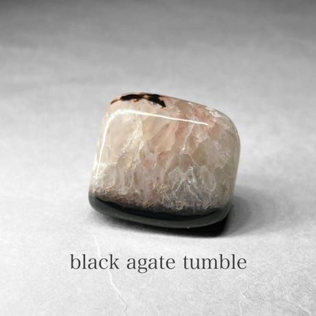 black agate tumble：limonite / ブラックアゲートタンブル D ( リモナイト・内部レインボーあり )