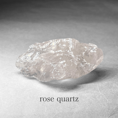rose quartz / ローズクォーツ原石 E ( レインボーあり )