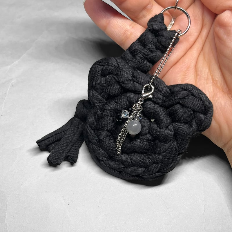 T-shirt yarn keychain 13 / Tシャツヤーンキーホルダー 13：クラウ